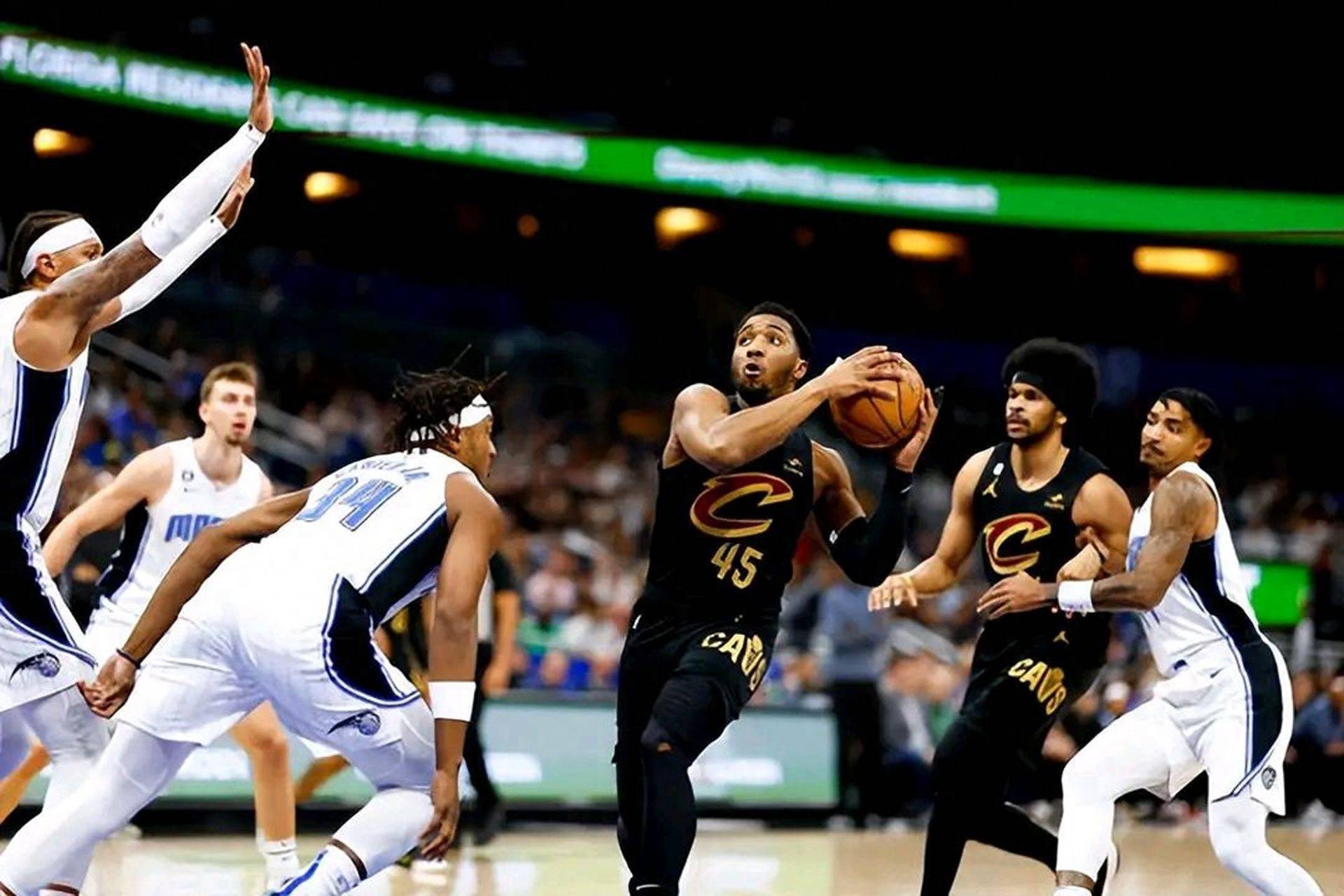 英雄联盟-青啤啦啦队美国克里夫兰骑士队表演