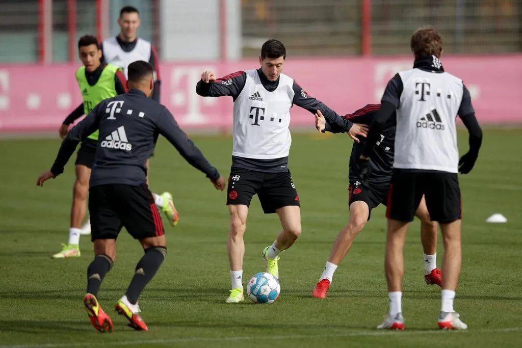 德国杯关键时刻走向成谜，尤文图斯迎来里程碑，球迷炸锅，心理建设被强调的简单介绍