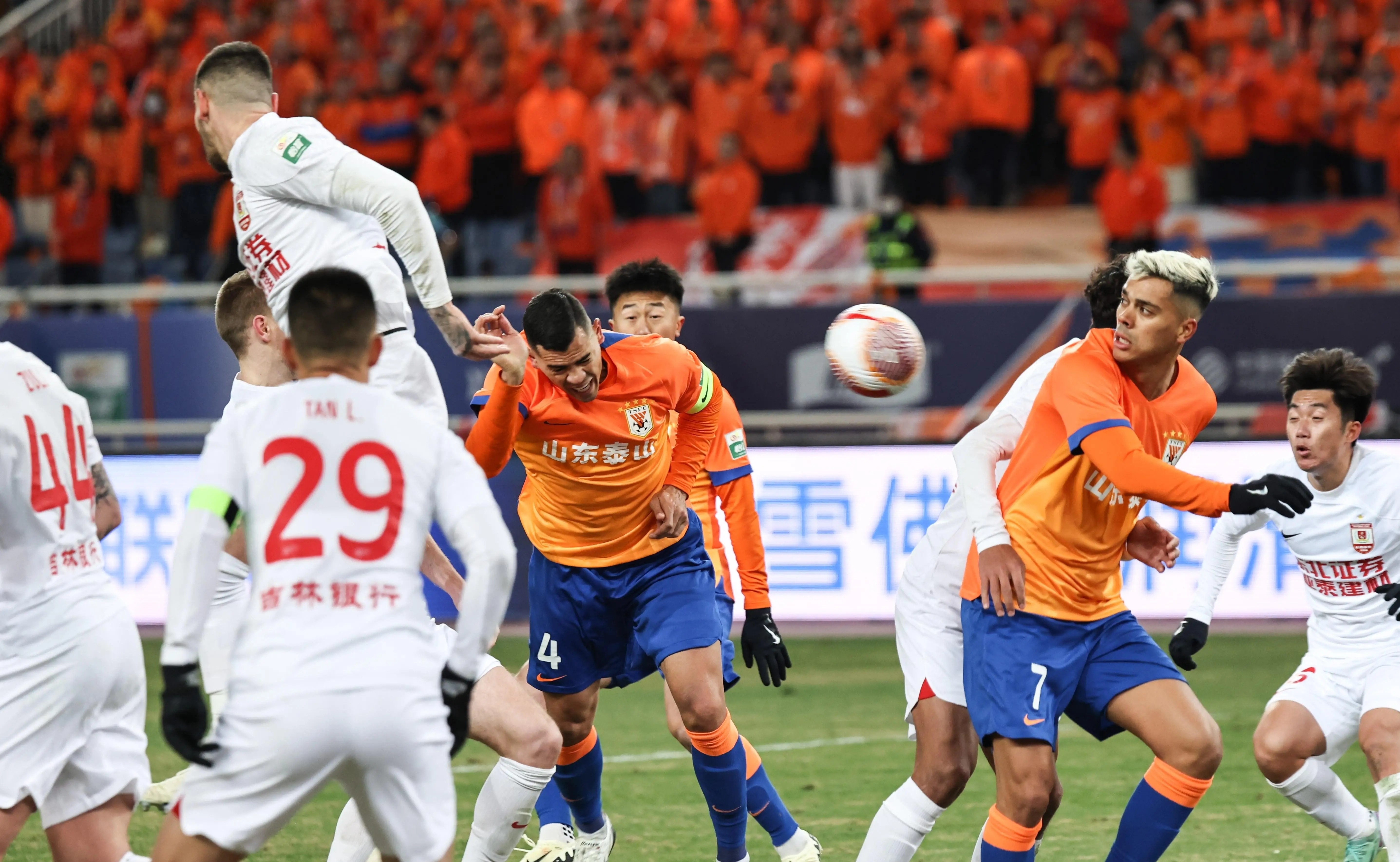 lol英雄资料-包含上海申花加时末段外线爆发，志在全明星赛名次提升，震撼外界，轮换策略成焦点的词条